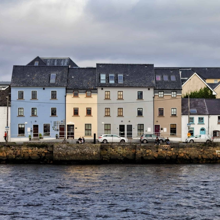 rory-hennessey-UR-9hOEW-Ww-unsplash Galway town seafront